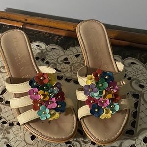 💕  Italian Leather Floral Sandal Wedges